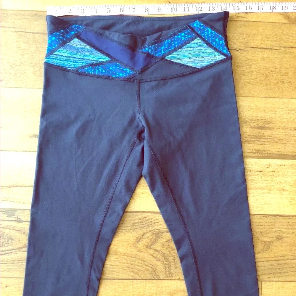 Lululemon Size 8M Crop Capri Leggings